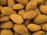 Бадем сорт Нонпарел  с мека черупка (Prunus dulcis almond, amygdalus)